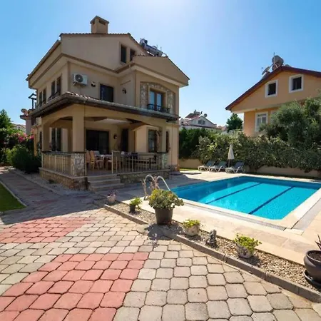 Umberto; Fethiye'de Ozel Havuzlu 别墅 *