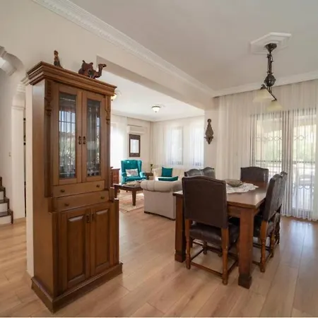 Villa Umberto; Fethiye'de Ozel Havuzlu *
